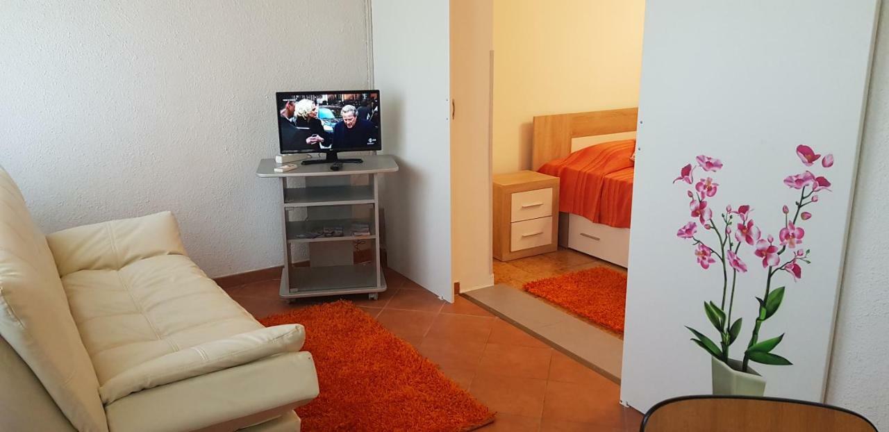 Clara 2 Apartment Porec Bagian luar foto